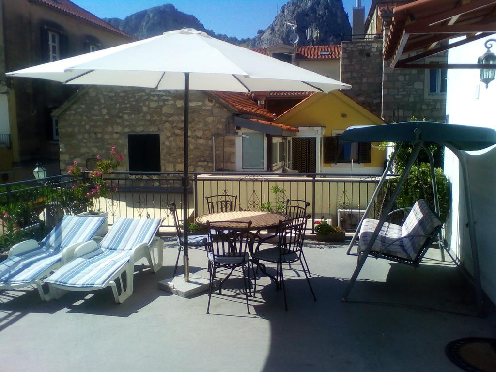 Apartment Romic Omis Exterior photo