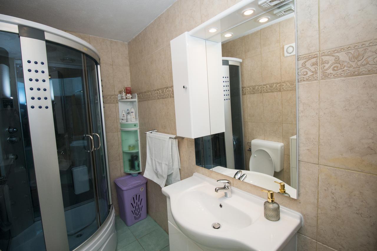 Apartment Romic Omis Exterior photo